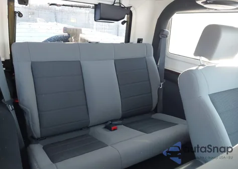 2010 Jeep Wrangler Sport z USA, uszkodzony, nr VIN 1J4AA2D1XAL226251